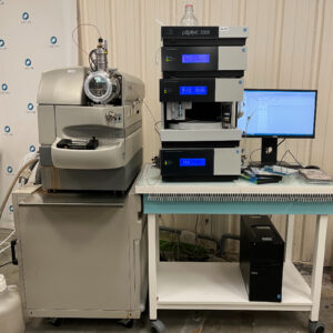 Système HPLC MS/MS DIONEX Ultimate 3000 & Spectromètre de masse AB SCIEX 3200 Q TRAP