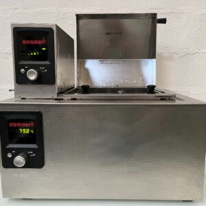 Bain-marie à agitation MEMMERT WNB22 & SV 1422