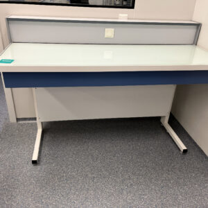 Paillasse en verre avec dosseret 167x76cm