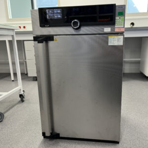 Etuve MEMMERT UF75